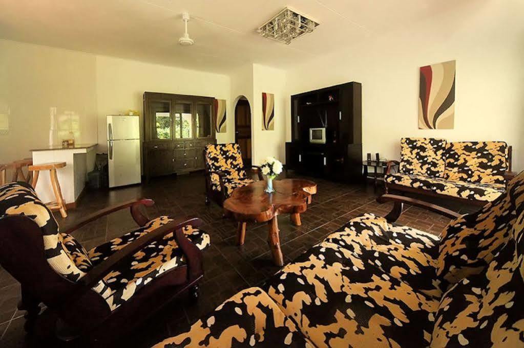 Coco Bay Guest House селище Ансе-Волберт Екстер'єр фото